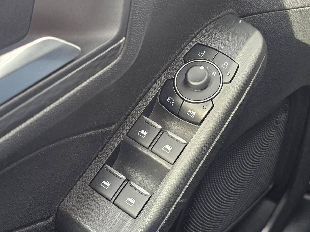 Ford Kuga Ford Kuga 2.5 PHEV Titanium | Wegklapbare trekhaak |Achteruitrijcamera | Cruise control | Draadloos laden | LED |
