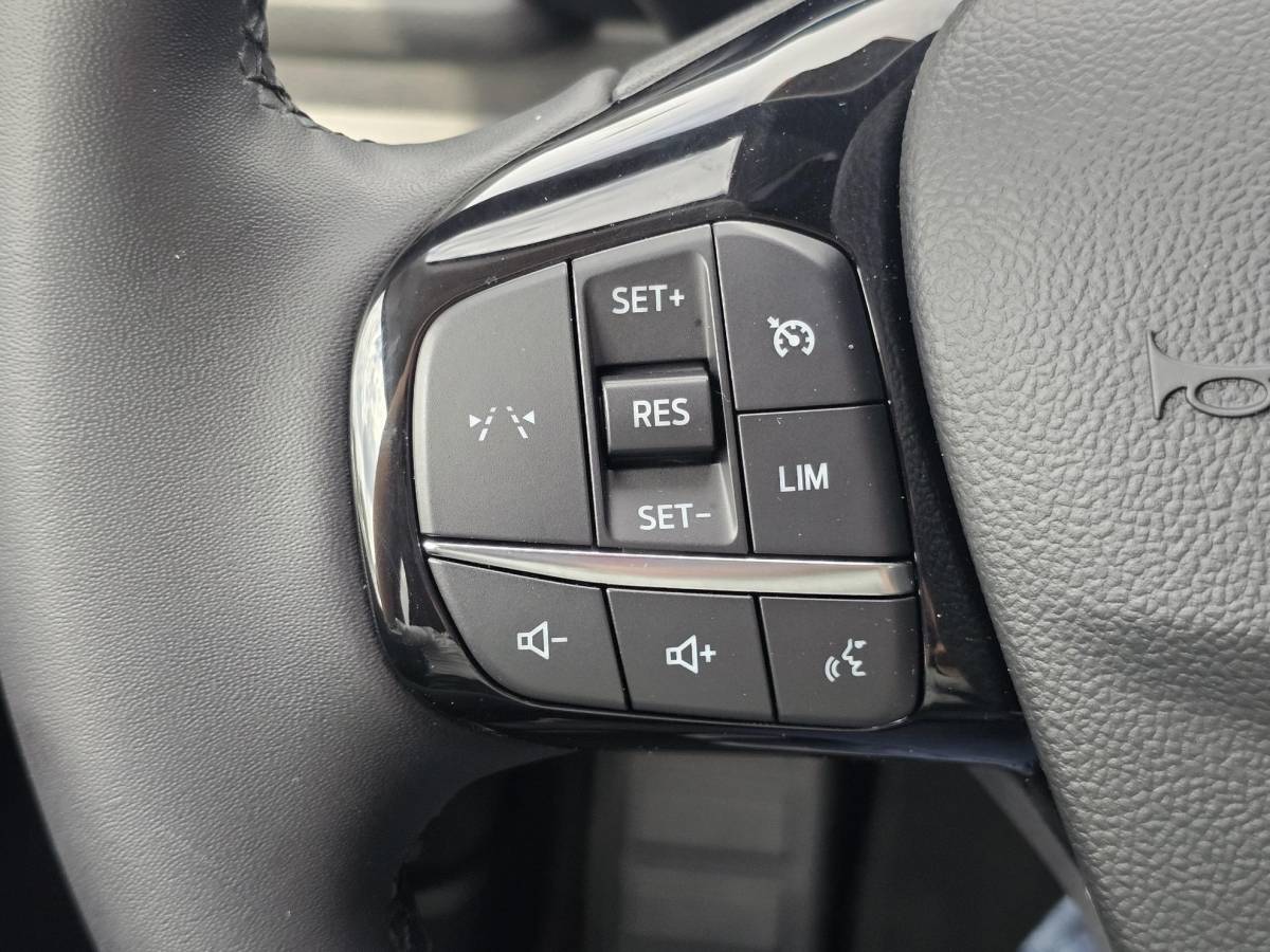 Ford Kuga Ford Kuga 2.5 PHEV Titanium | Wegklapbare trekhaak |Achteruitrijcamera | Cruise control | Draadloos laden | LED |