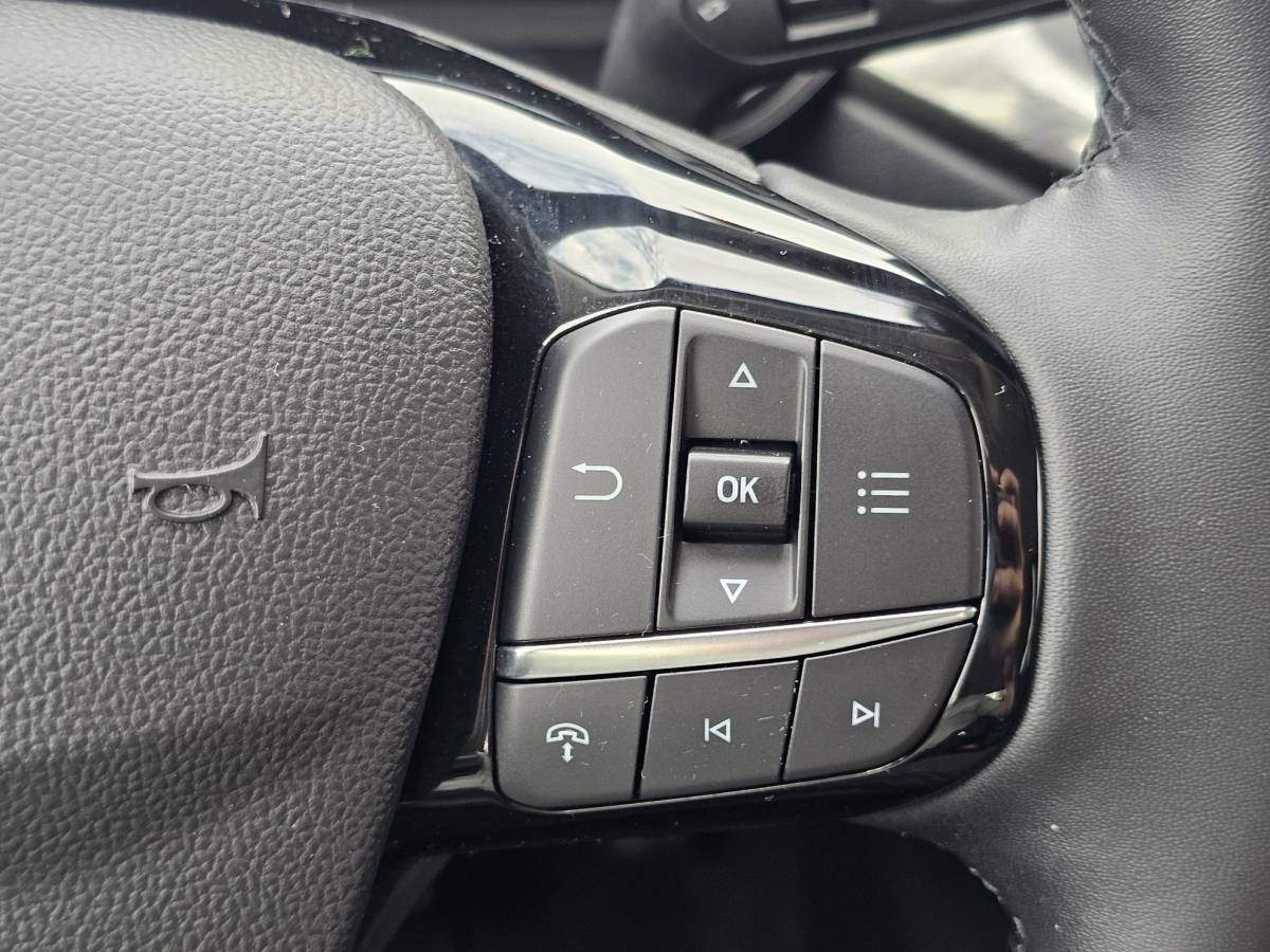 Ford Kuga Ford Kuga 2.5 PHEV Titanium | Wegklapbare trekhaak |Achteruitrijcamera | Cruise control | Draadloos laden | LED |