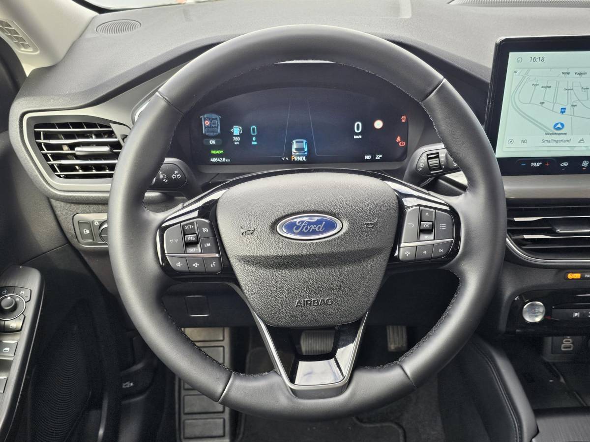 Ford Kuga Ford Kuga 2.5 PHEV Titanium | Wegklapbare trekhaak |Achteruitrijcamera | Cruise control | Draadloos laden | LED |