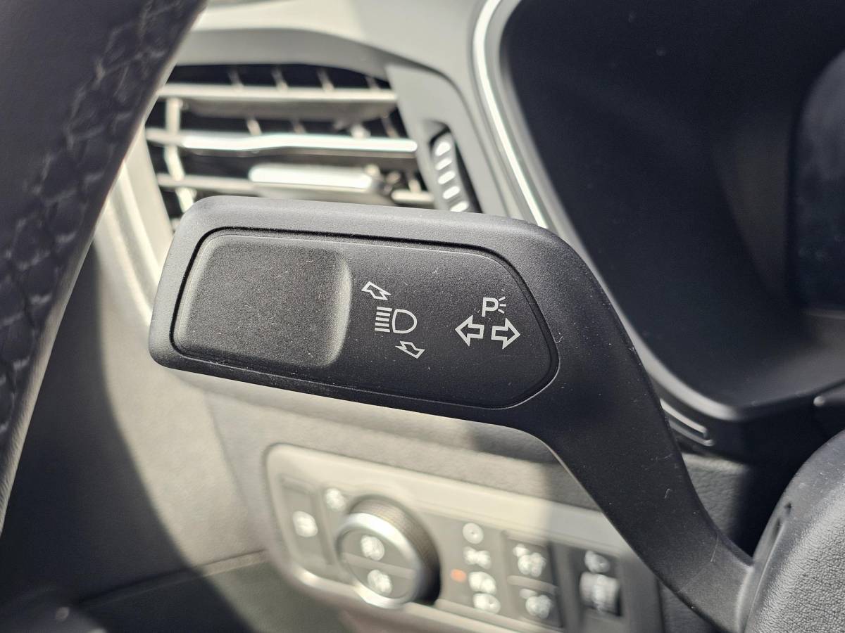 Ford Kuga Ford Kuga 2.5 PHEV Titanium | Wegklapbare trekhaak |Achteruitrijcamera | Cruise control | Draadloos laden | LED |