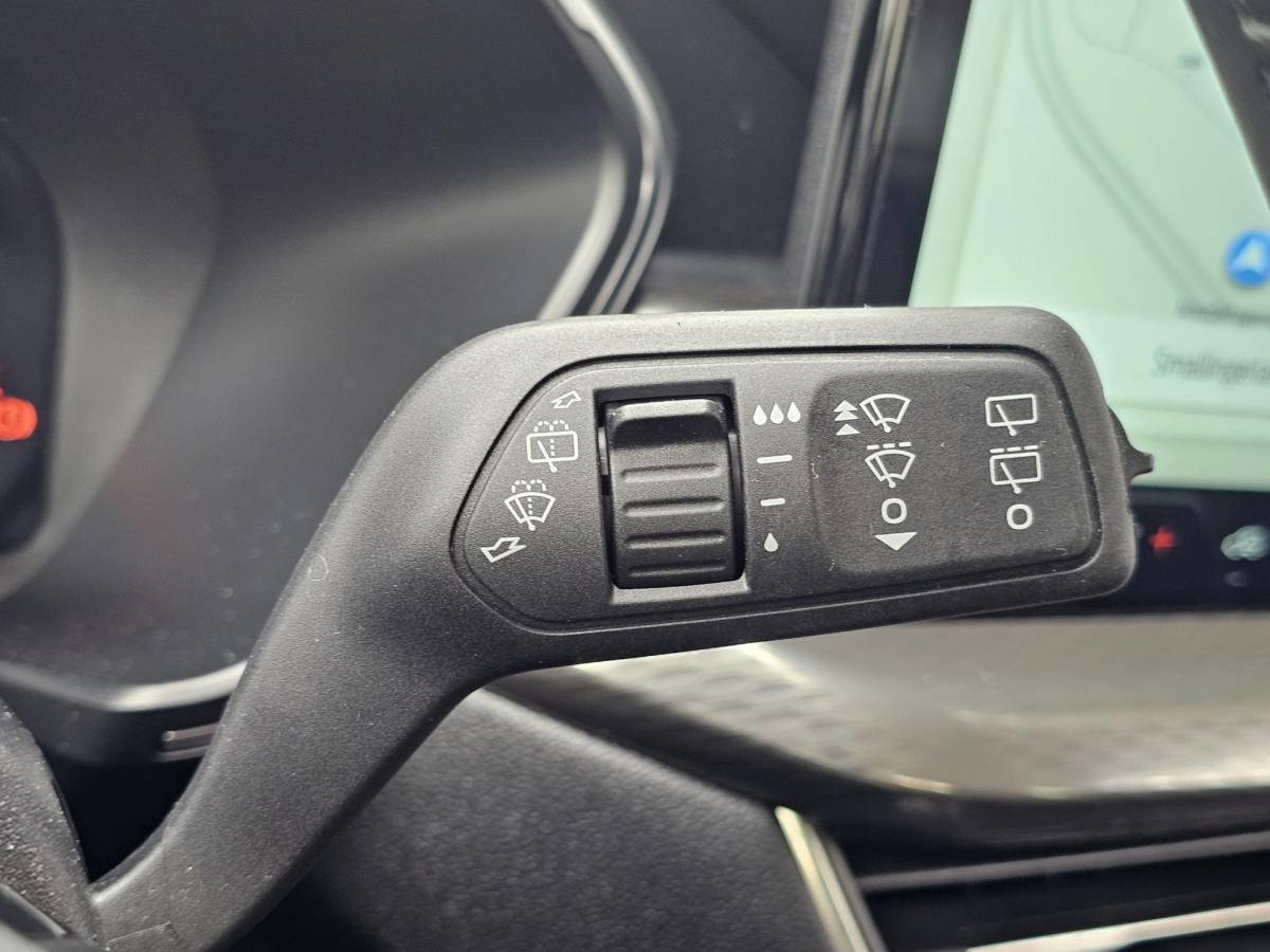 Ford Kuga Ford Kuga 2.5 PHEV Titanium | Wegklapbare trekhaak |Achteruitrijcamera | Cruise control | Draadloos laden | LED |