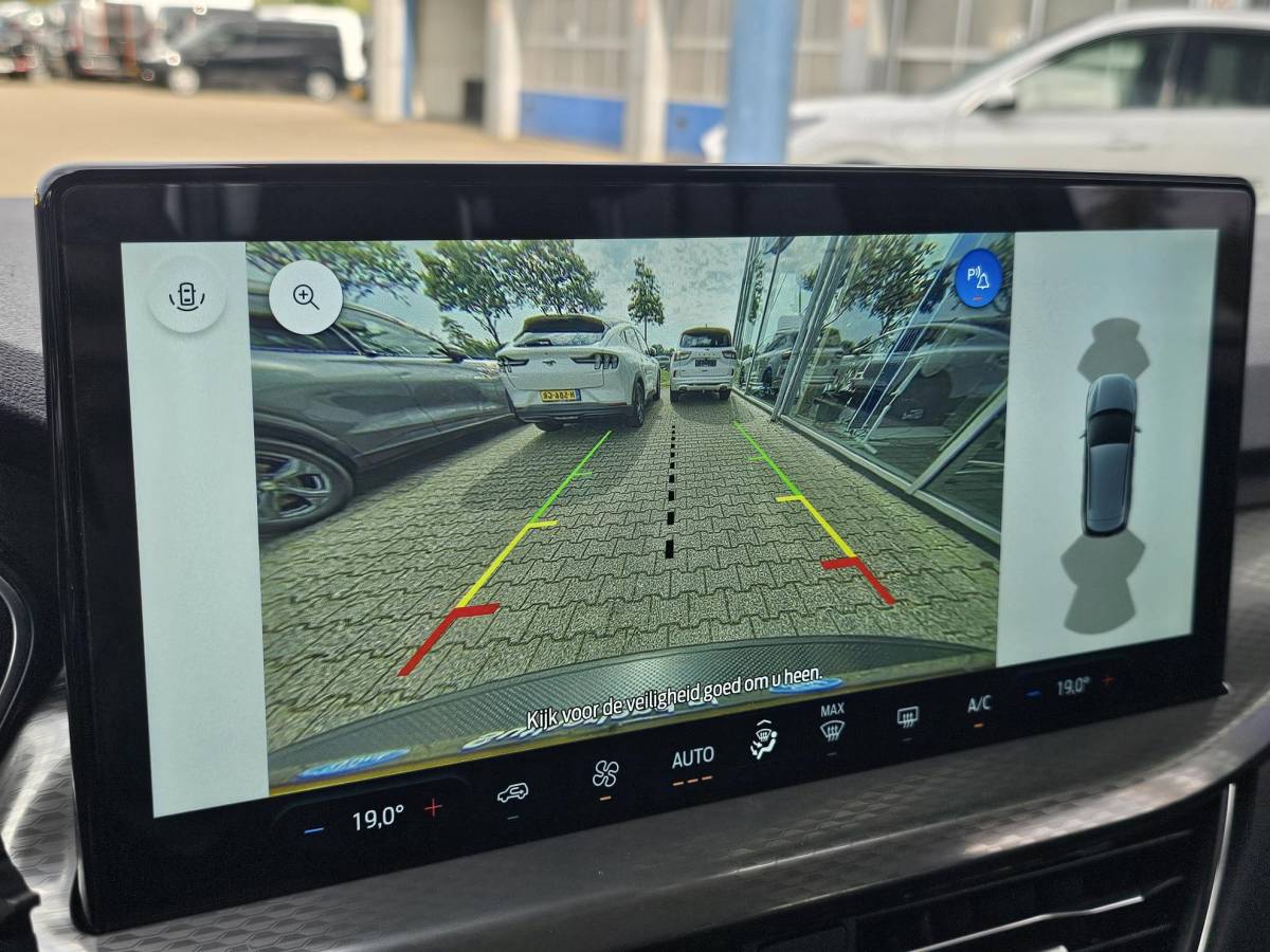 Ford Kuga Ford Kuga 2.5 PHEV Titanium | Wegklapbare trekhaak |Achteruitrijcamera | Cruise control | Draadloos laden | LED |