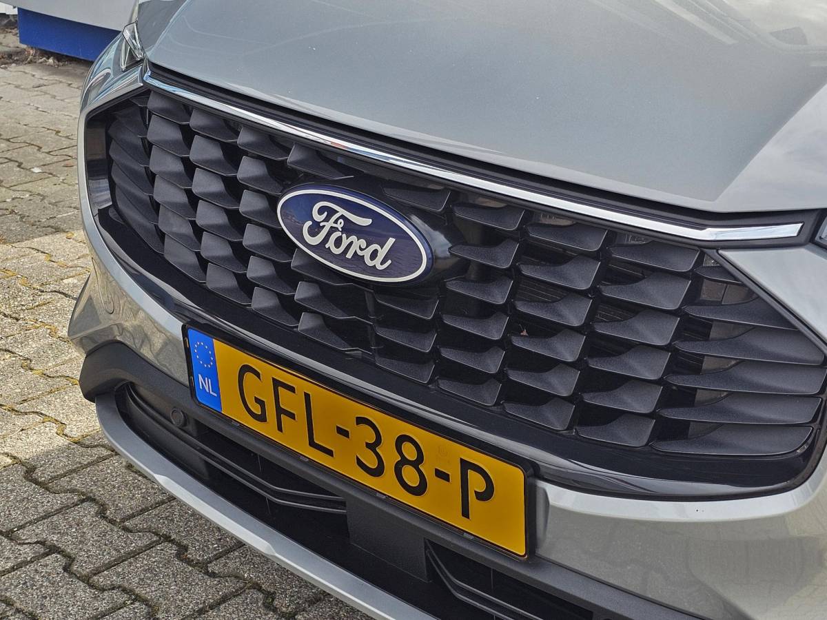 Ford Kuga Ford Kuga 2.5 PHEV Titanium | Wegklapbare trekhaak |Achteruitrijcamera | Cruise control | Draadloos laden | LED |
