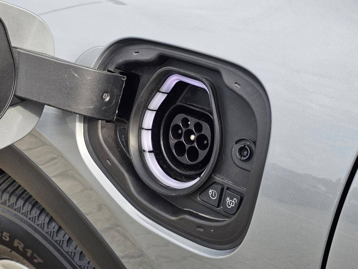 Ford Kuga Ford Kuga 2.5 PHEV Titanium | Wegklapbare trekhaak |Achteruitrijcamera | Cruise control | Draadloos laden | LED |