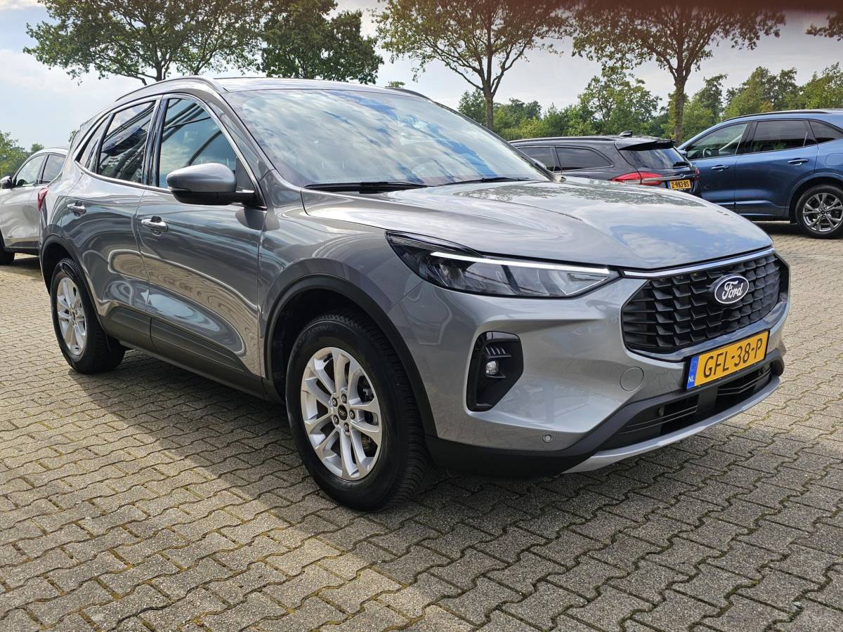 Ford Kuga Ford Kuga 2.5 PHEV Titanium | Wegklapbare trekhaak |Achteruitrijcamera | Cruise control | Draadloos laden | LED |