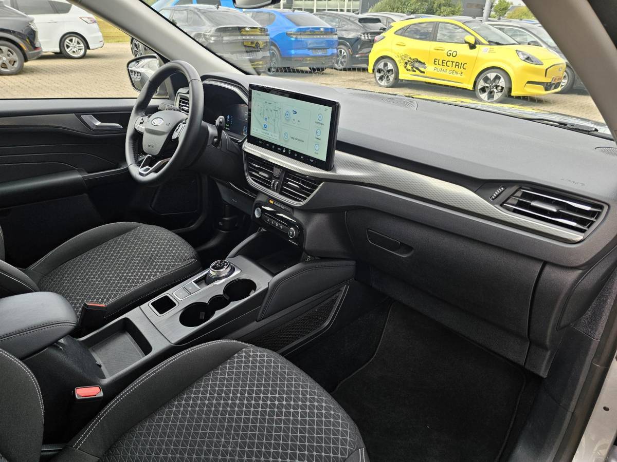 Ford Kuga Ford Kuga 2.5 PHEV Titanium | Wegklapbare trekhaak |Achteruitrijcamera | Cruise control | Draadloos laden | LED |
