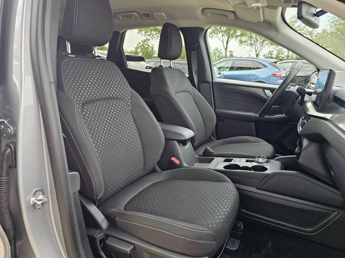 Ford Kuga Ford Kuga 2.5 PHEV Titanium | Wegklapbare trekhaak |Achteruitrijcamera | Cruise control | Draadloos laden | LED |