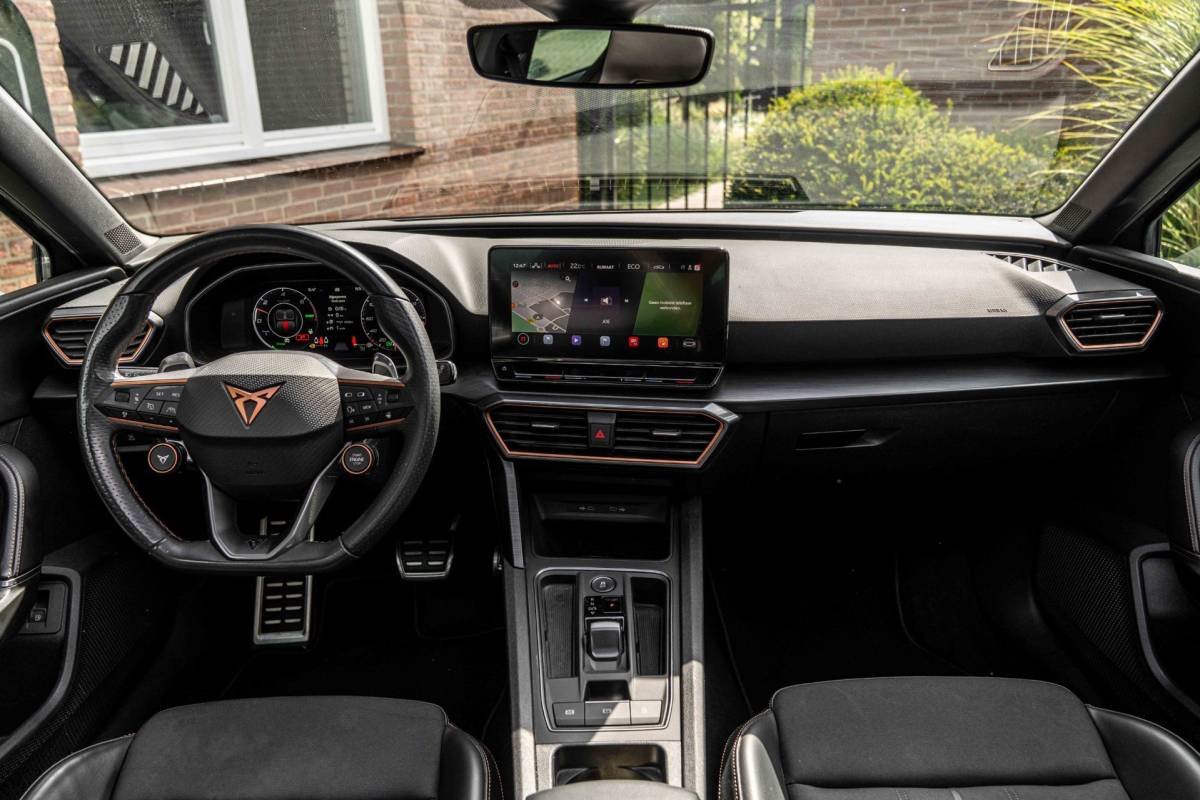 CUPRA Leon Cupra Leon 1.4 e-Hybrid 245 PK ACC Pano Camera VZ Stuurwiel Keyless Stoel/Stuurverw. 19”