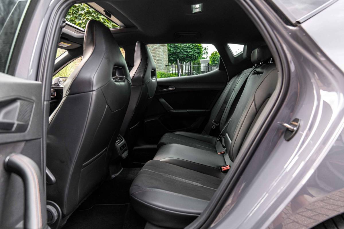 CUPRA Leon Cupra Leon 1.4 e-Hybrid 245 PK ACC Pano Camera VZ Stuurwiel Keyless Stoel/Stuurverw. 19”