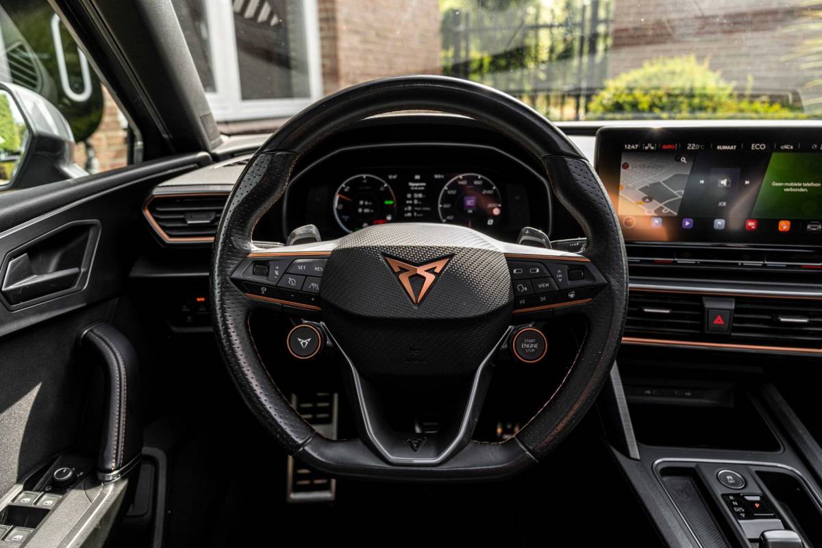 CUPRA Leon Cupra Leon 1.4 e-Hybrid 245 PK ACC Pano Camera VZ Stuurwiel Keyless Stoel/Stuurverw. 19”