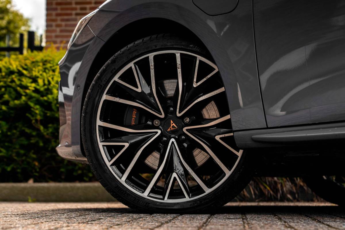 CUPRA Leon Cupra Leon 1.4 e-Hybrid 245 PK ACC Pano Camera VZ Stuurwiel Keyless Stoel/Stuurverw. 19”