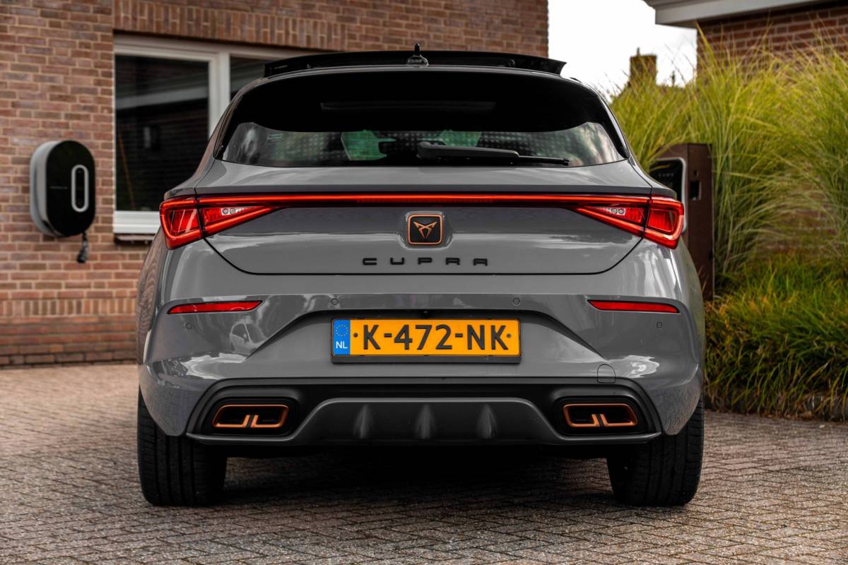 CUPRA Leon Cupra Leon 1.4 e-Hybrid 245 PK ACC Pano Camera VZ Stuurwiel Keyless Stoel/Stuurverw. 19”