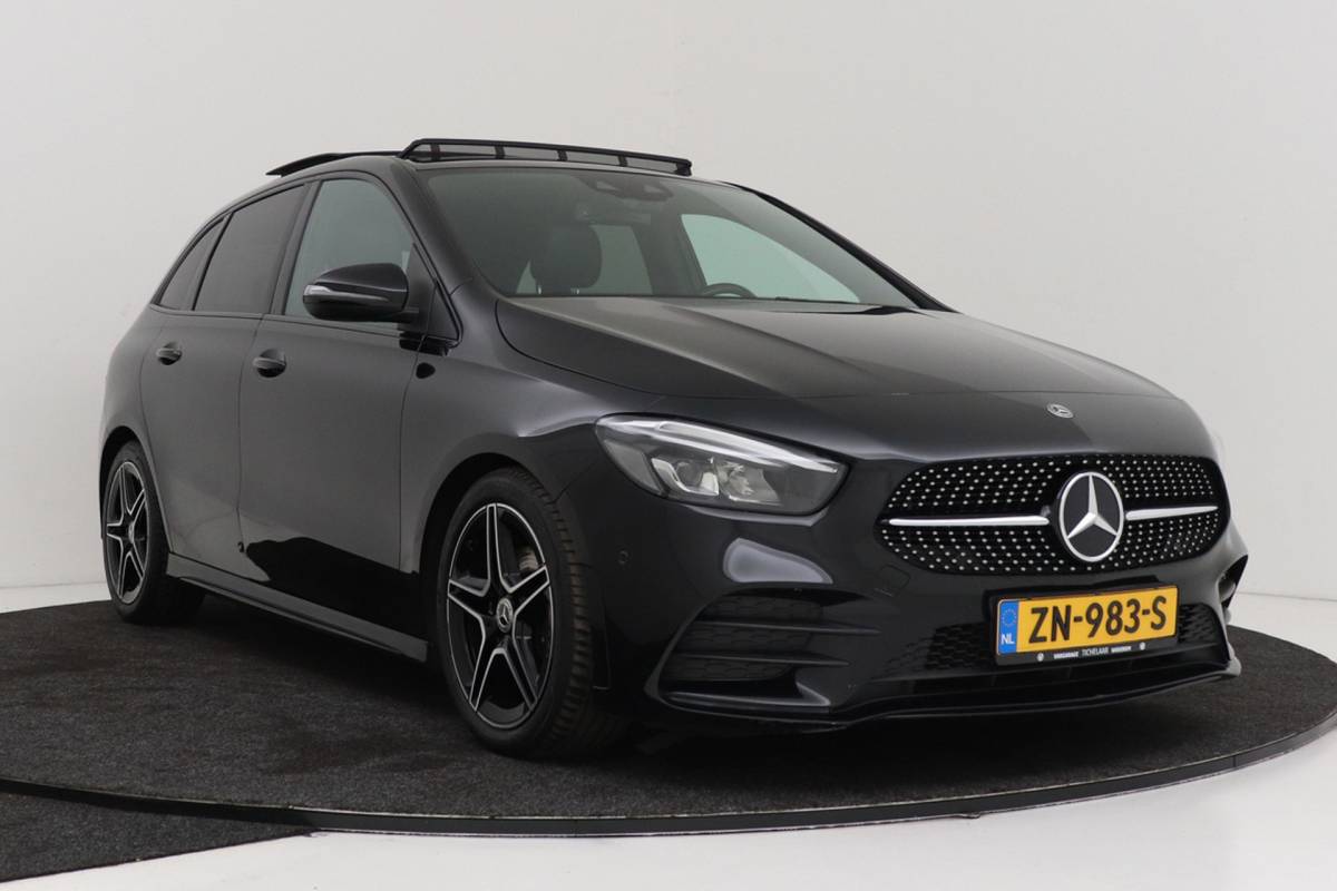 Mercedes-Benz B-Klasse Mercedes-Benz B-klasse 180 Business Solution AMG-Line | Panoramadak | Org NL | CarPlay | Camera | Navigatie | Stoelverwarming |