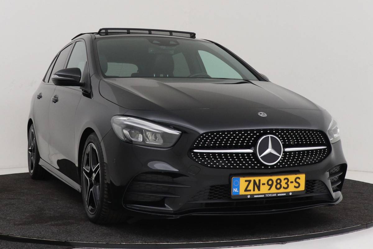 Mercedes-Benz B-Klasse Mercedes-Benz B-klasse 180 Business Solution AMG-Line | Panoramadak | Org NL | CarPlay | Camera | Navigatie | Stoelverwarming |