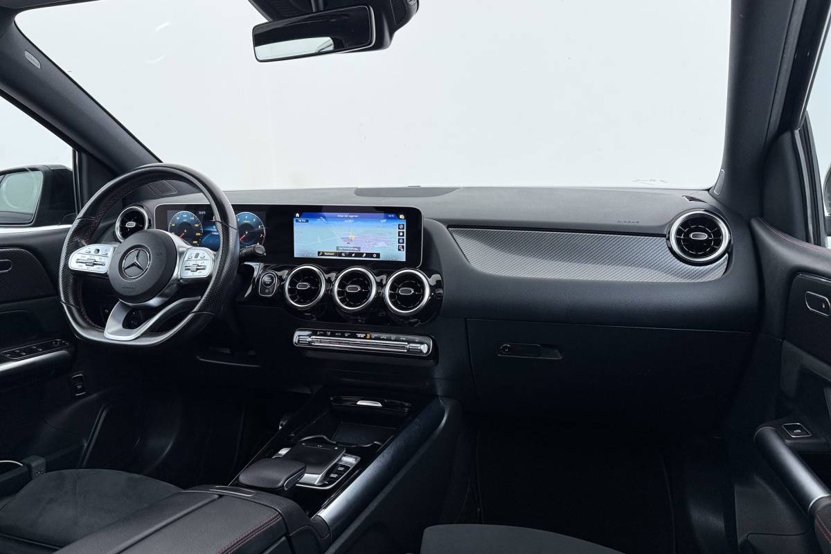 Mercedes-Benz B-Klasse Mercedes-Benz B-klasse 180 Business Solution AMG-Line | Panoramadak | Org NL | CarPlay | Camera | Navigatie | Stoelverwarming |