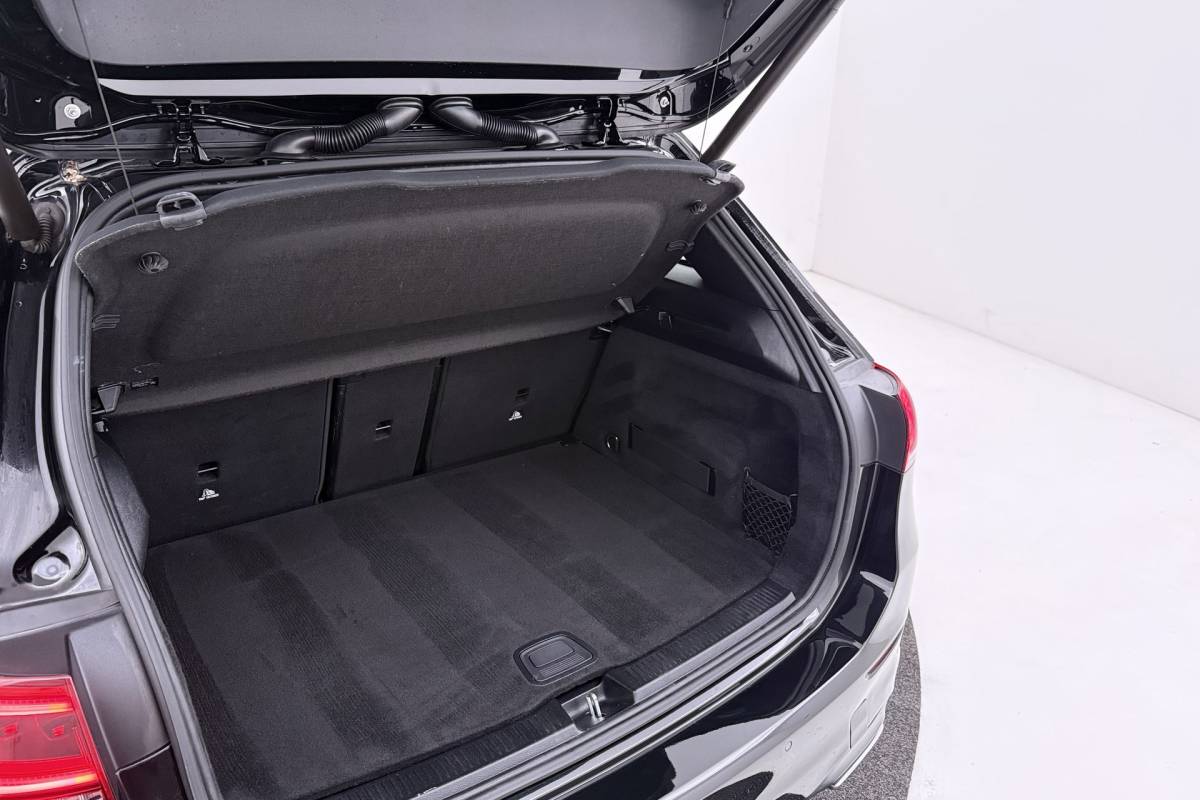 Mercedes-Benz B-Klasse Mercedes-Benz B-klasse 180 Business Solution AMG-Line | Panoramadak | Org NL | CarPlay | Camera | Navigatie | Stoelverwarming |