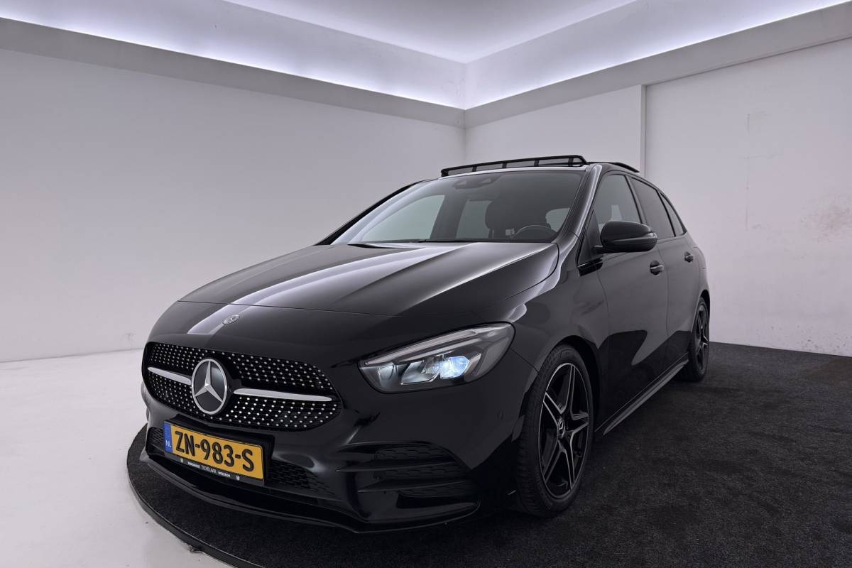 Mercedes-Benz B-Klasse Mercedes-Benz B-klasse 180 Business Solution AMG-Line | Panoramadak | Org NL | CarPlay | Camera | Navigatie | Stoelverwarming |