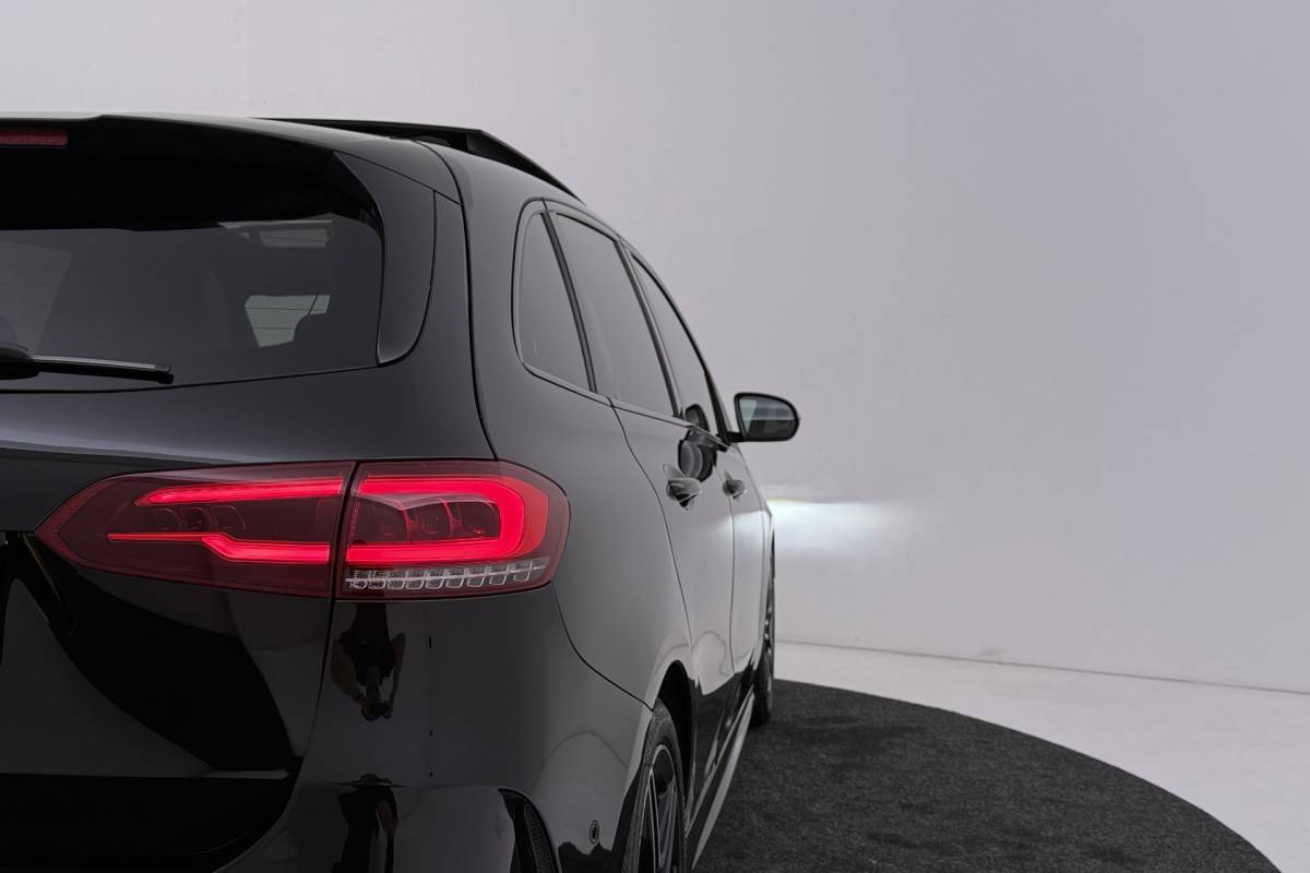 Mercedes-Benz B-Klasse Mercedes-Benz B-klasse 180 Business Solution AMG-Line | Panoramadak | Org NL | CarPlay | Camera | Navigatie | Stoelverwarming |