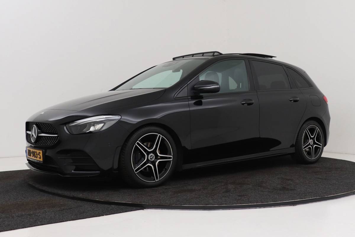 Mercedes-Benz B-Klasse Mercedes-Benz B-klasse 180 Business Solution AMG-Line | Panoramadak | Org NL | CarPlay | Camera | Navigatie | Stoelverwarming |