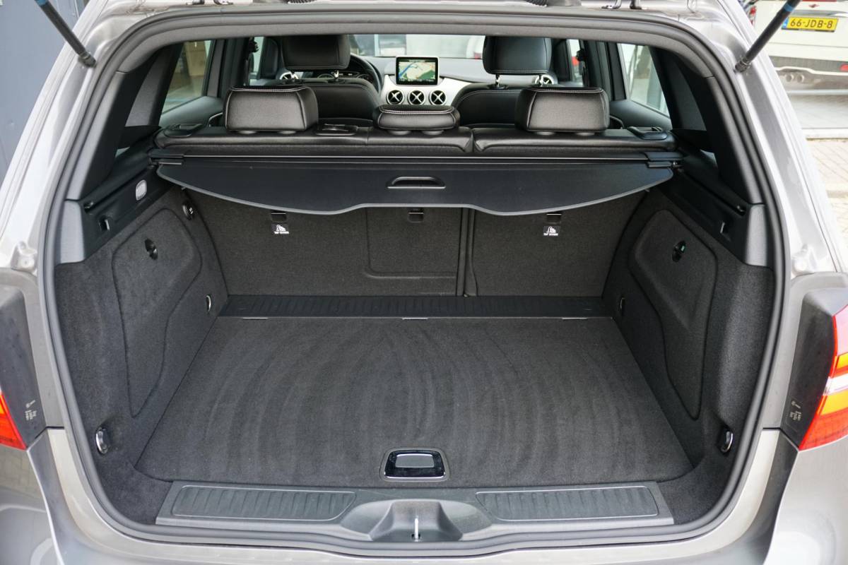 Mercedes-Benz B-Klasse Mercedes-Benz B-klasse 180 Prestige + CAMERA / NAVI / CLIMATE CONTROL