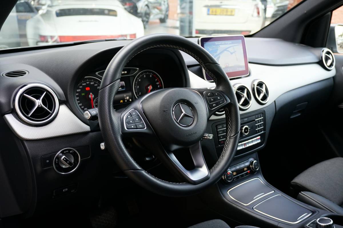 Mercedes-Benz B-Klasse Mercedes-Benz B-klasse 180 Prestige + CAMERA / NAVI / CLIMATE CONTROL