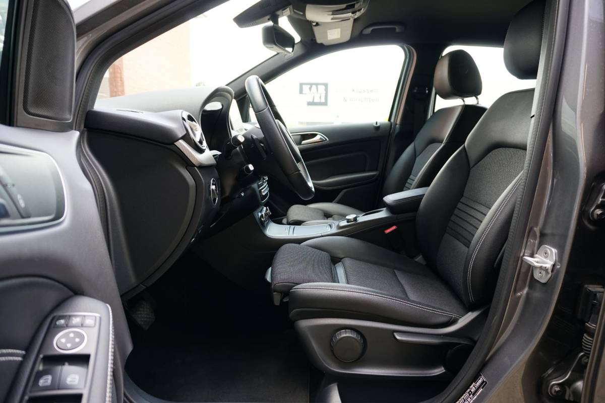 Mercedes-Benz B-Klasse Mercedes-Benz B-klasse 180 Prestige + CAMERA / NAVI / CLIMATE CONTROL