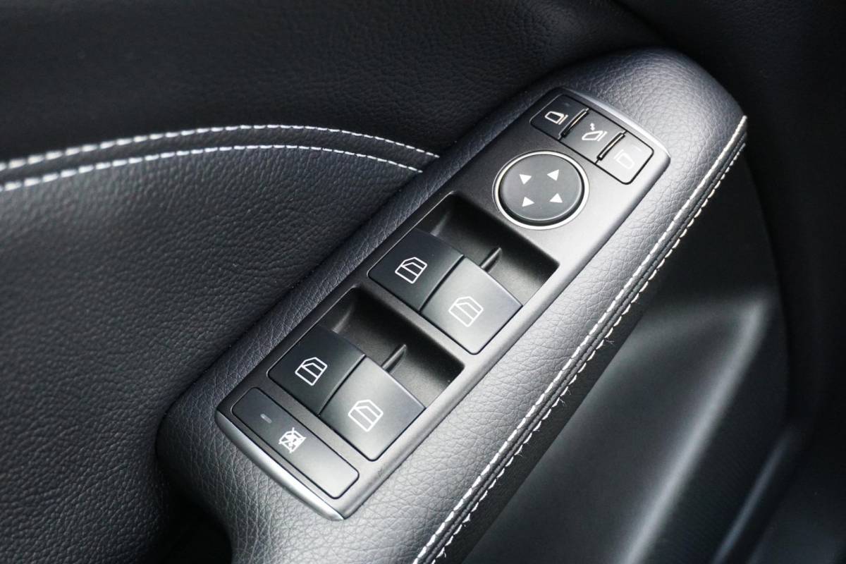 Mercedes-Benz B-Klasse Mercedes-Benz B-klasse 180 Prestige + CAMERA / NAVI / CLIMATE CONTROL