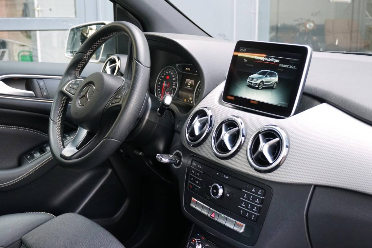 Mercedes-Benz B-Klasse Mercedes-Benz B-klasse 180 Prestige + CAMERA / NAVI / CLIMATE CONTROL