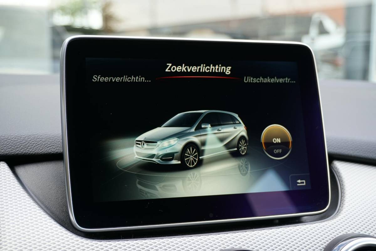 Mercedes-Benz B-Klasse Mercedes-Benz B-klasse 180 Prestige + CAMERA / NAVI / CLIMATE CONTROL