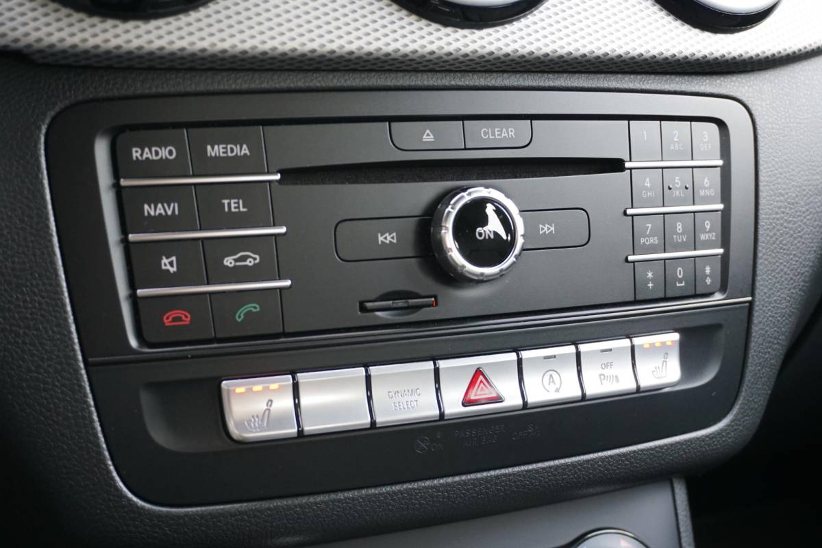 Mercedes-Benz B-Klasse Mercedes-Benz B-klasse 180 Prestige + CAMERA / NAVI / CLIMATE CONTROL