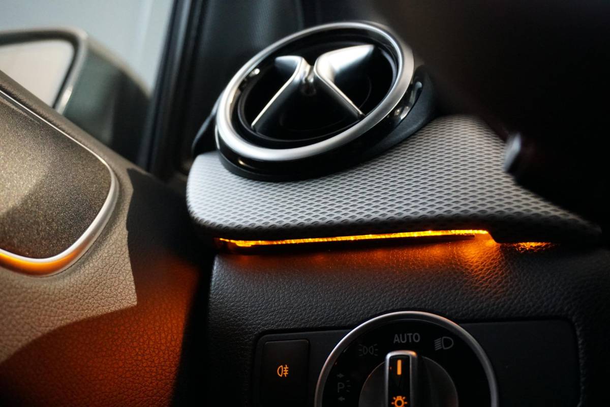 Mercedes-Benz B-Klasse Mercedes-Benz B-klasse 180 Prestige + CAMERA / NAVI / CLIMATE CONTROL