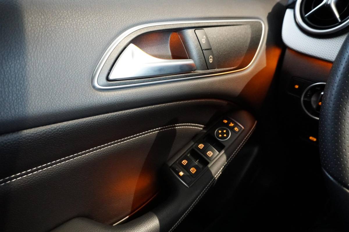 Mercedes-Benz B-Klasse Mercedes-Benz B-klasse 180 Prestige + CAMERA / NAVI / CLIMATE CONTROL