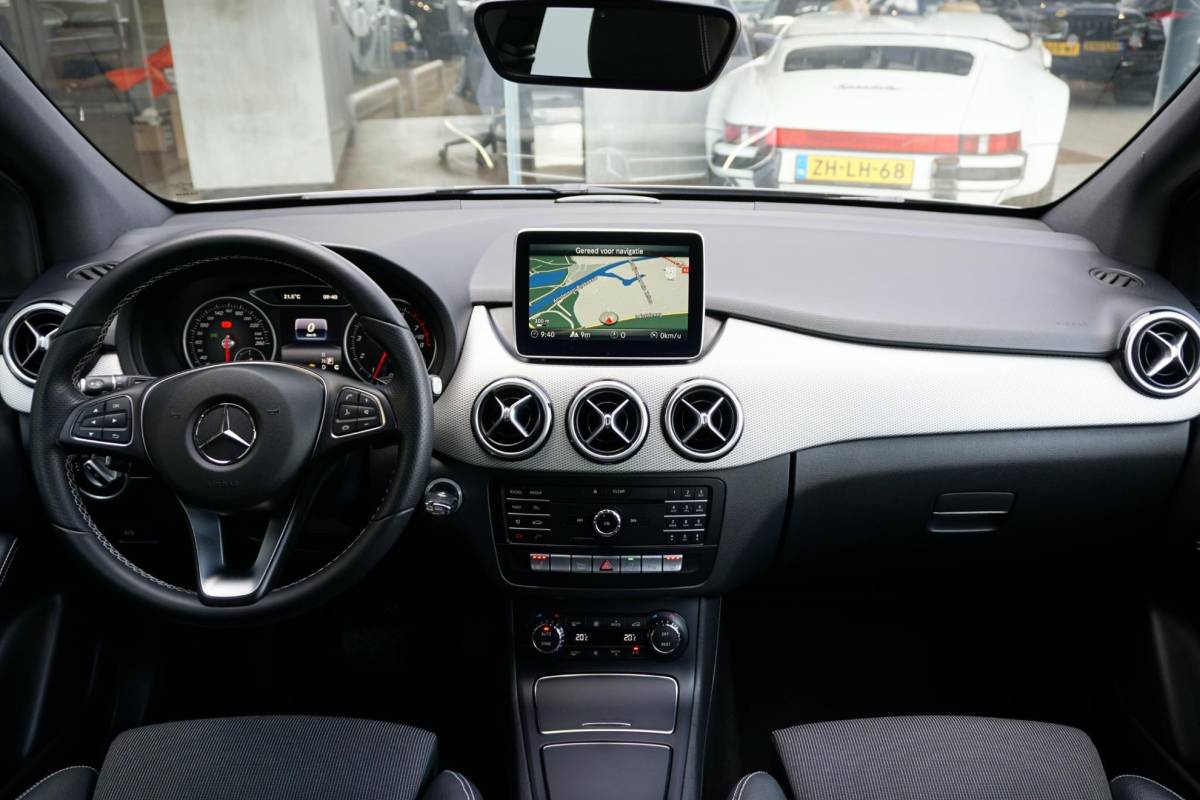 Mercedes-Benz B-Klasse Mercedes-Benz B-klasse 180 Prestige + CAMERA / NAVI / CLIMATE CONTROL