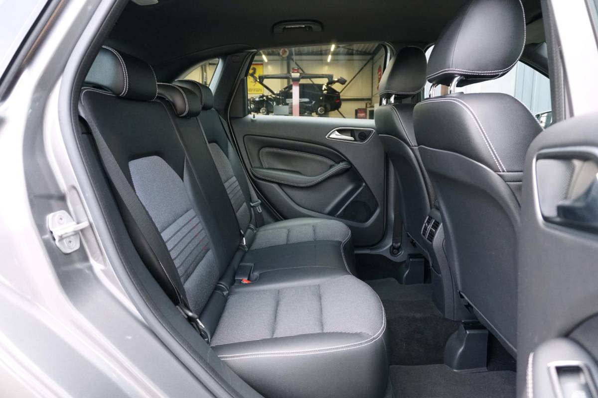 Mercedes-Benz B-Klasse Mercedes-Benz B-klasse 180 Prestige + CAMERA / NAVI / CLIMATE CONTROL