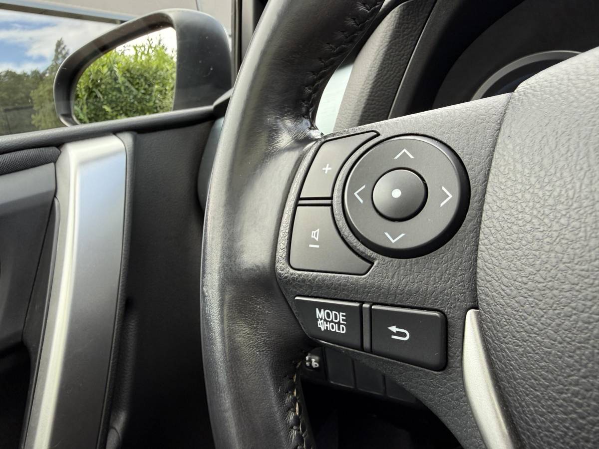 Toyota Auris Toyota Auris Touring Sports 1.8 Hybrid Lease 136PK | Climate Control | Camera | Panoramadak | Lichtmetalen Velgen