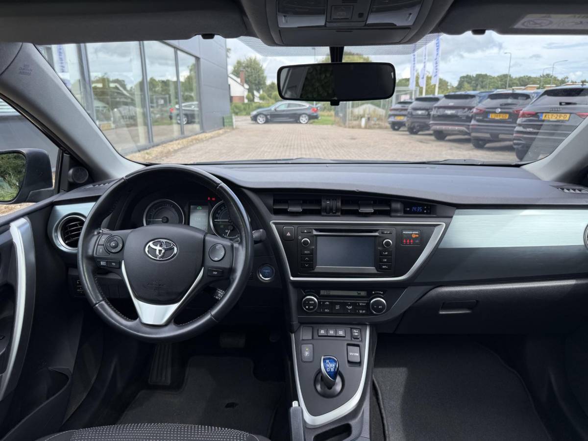 Toyota Auris Toyota Auris Touring Sports 1.8 Hybrid Lease 136PK | Climate Control | Camera | Panoramadak | Lichtmetalen Velgen