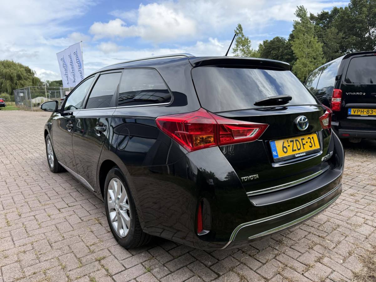 Toyota Auris Toyota Auris Touring Sports 1.8 Hybrid Lease 136PK | Climate Control | Camera | Panoramadak | Lichtmetalen Velgen