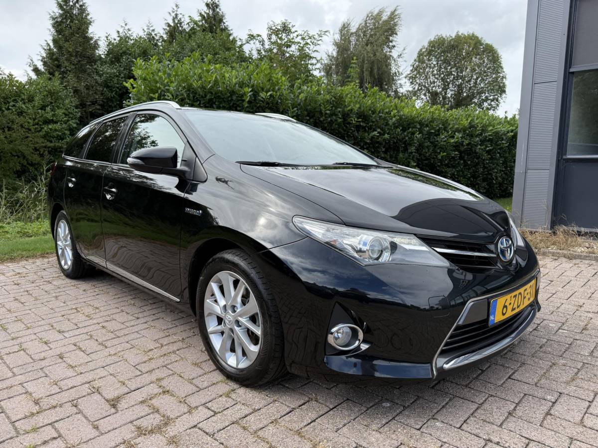 Toyota Auris Toyota Auris Touring Sports 1.8 Hybrid Lease 136PK | Climate Control | Camera | Panoramadak | Lichtmetalen Velgen