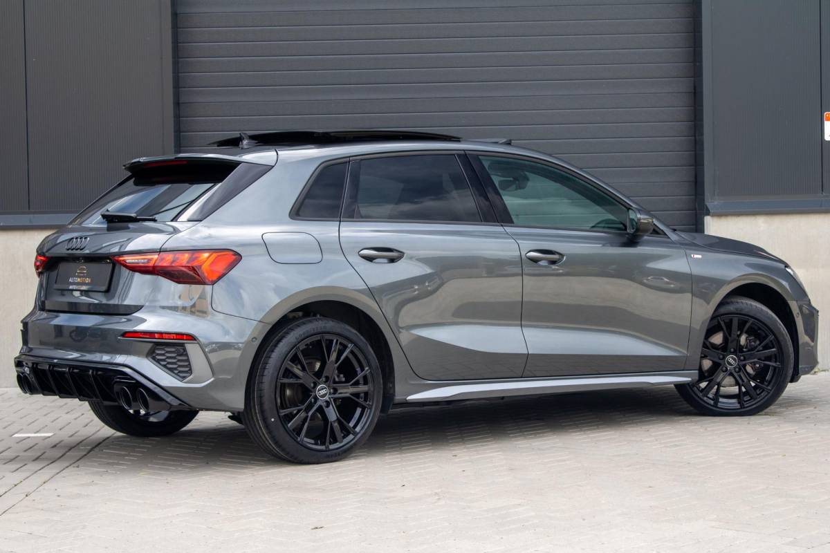 Audi A3 Audi A3 Sportback 40 TFSIe Sline Pano Maxton B&O ACC Parkeerhulp Keyless
