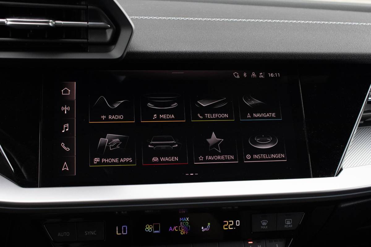 Audi A3 Audi A3 Sportback 40 TFSIe Sline Pano Maxton B&O ACC Parkeerhulp Keyless