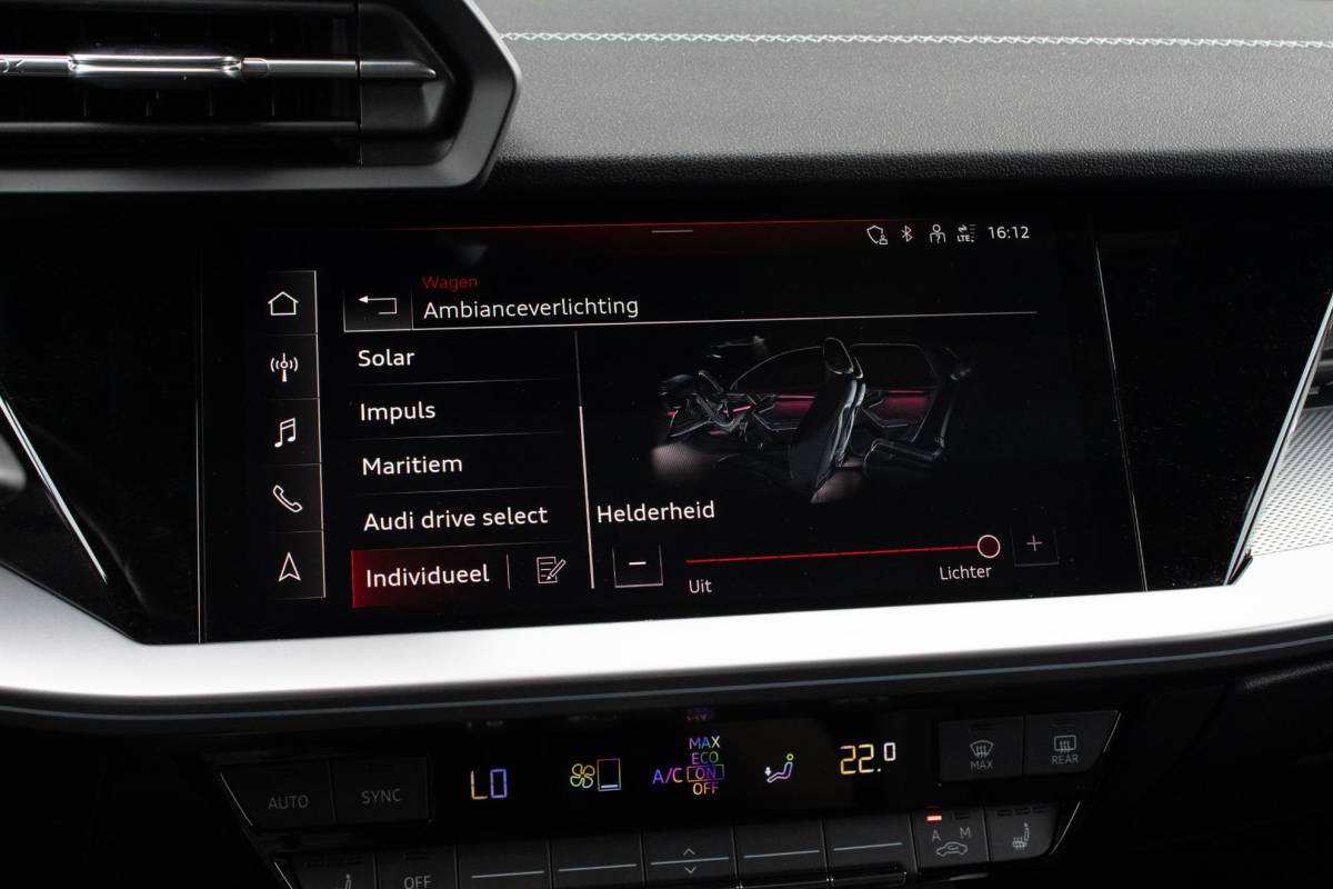 Audi A3 Audi A3 Sportback 40 TFSIe Sline Pano Maxton B&O ACC Parkeerhulp Keyless