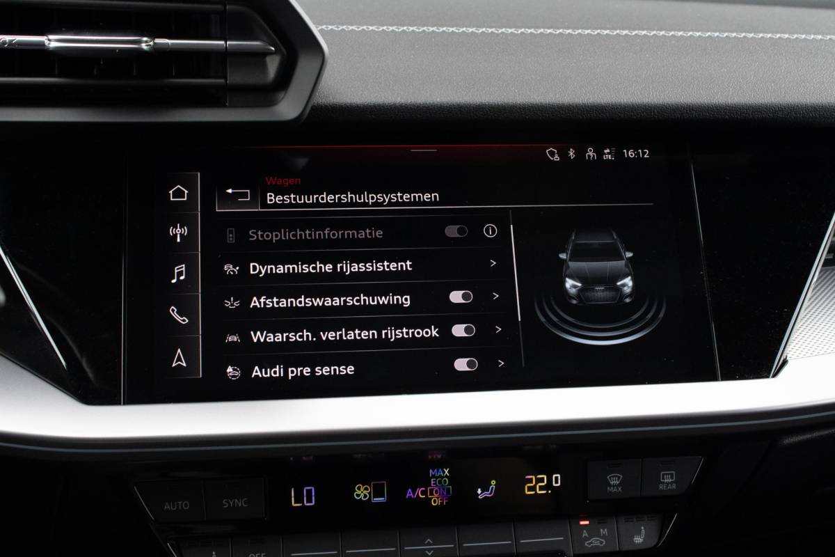 Audi A3 Audi A3 Sportback 40 TFSIe Sline Pano Maxton B&O ACC Parkeerhulp Keyless