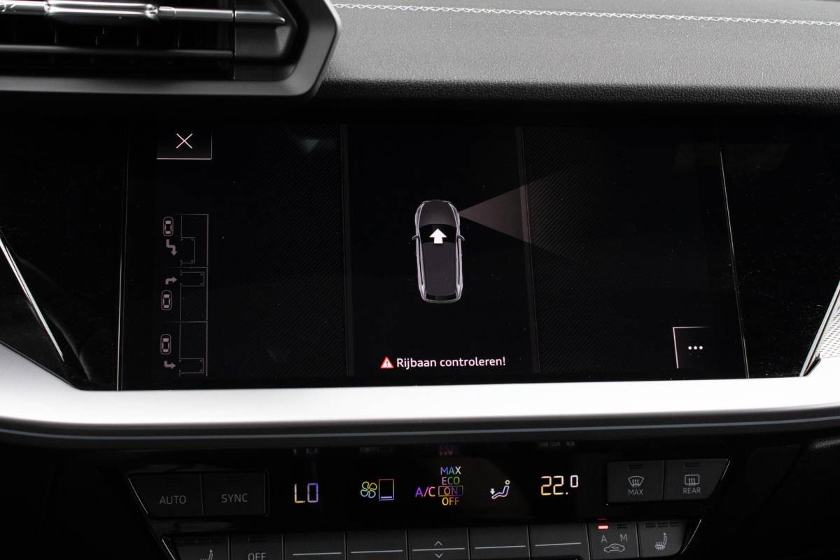 Audi A3 Audi A3 Sportback 40 TFSIe Sline Pano Maxton B&O ACC Parkeerhulp Keyless
