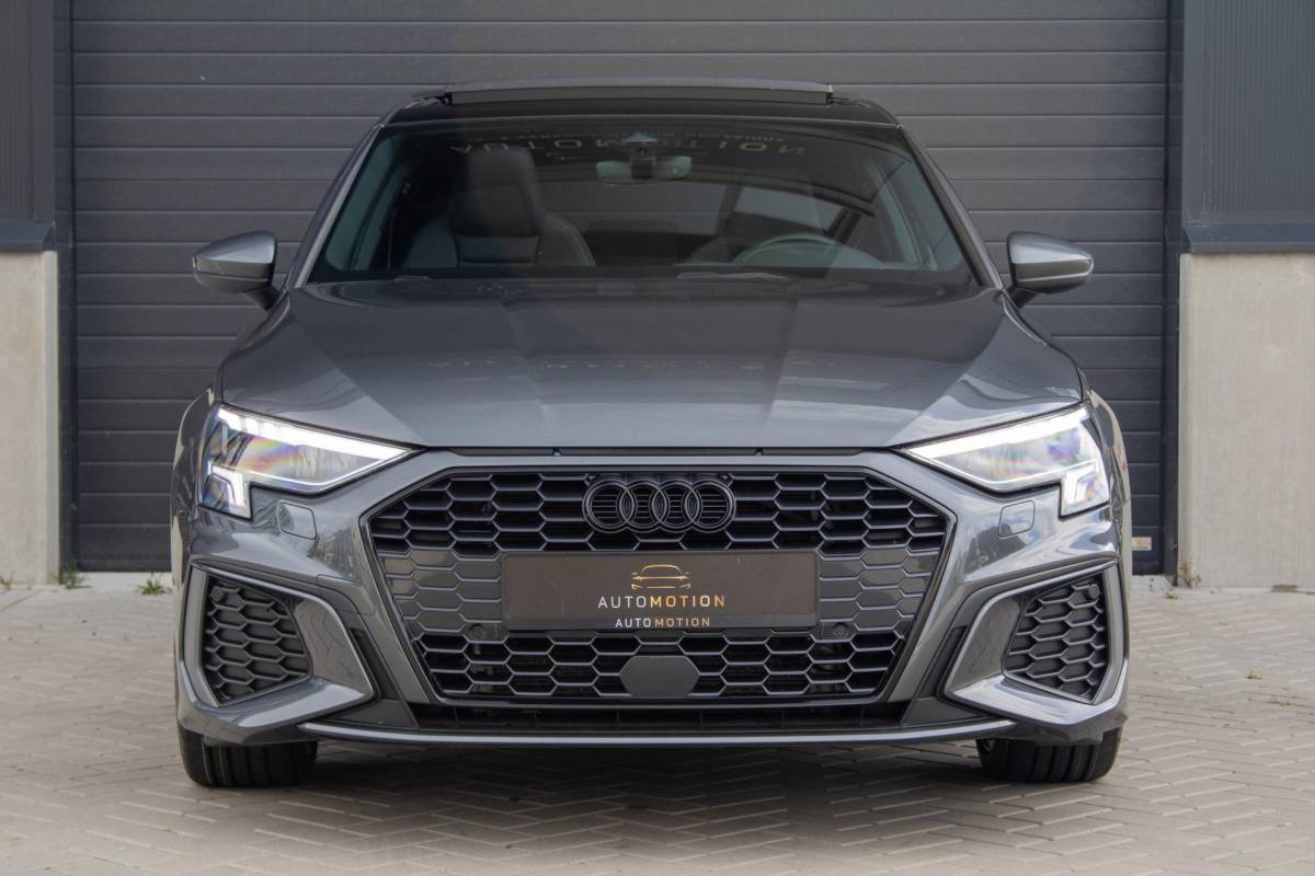 Audi A3 Audi A3 Sportback 40 TFSIe Sline Pano Maxton B&O ACC Parkeerhulp Keyless