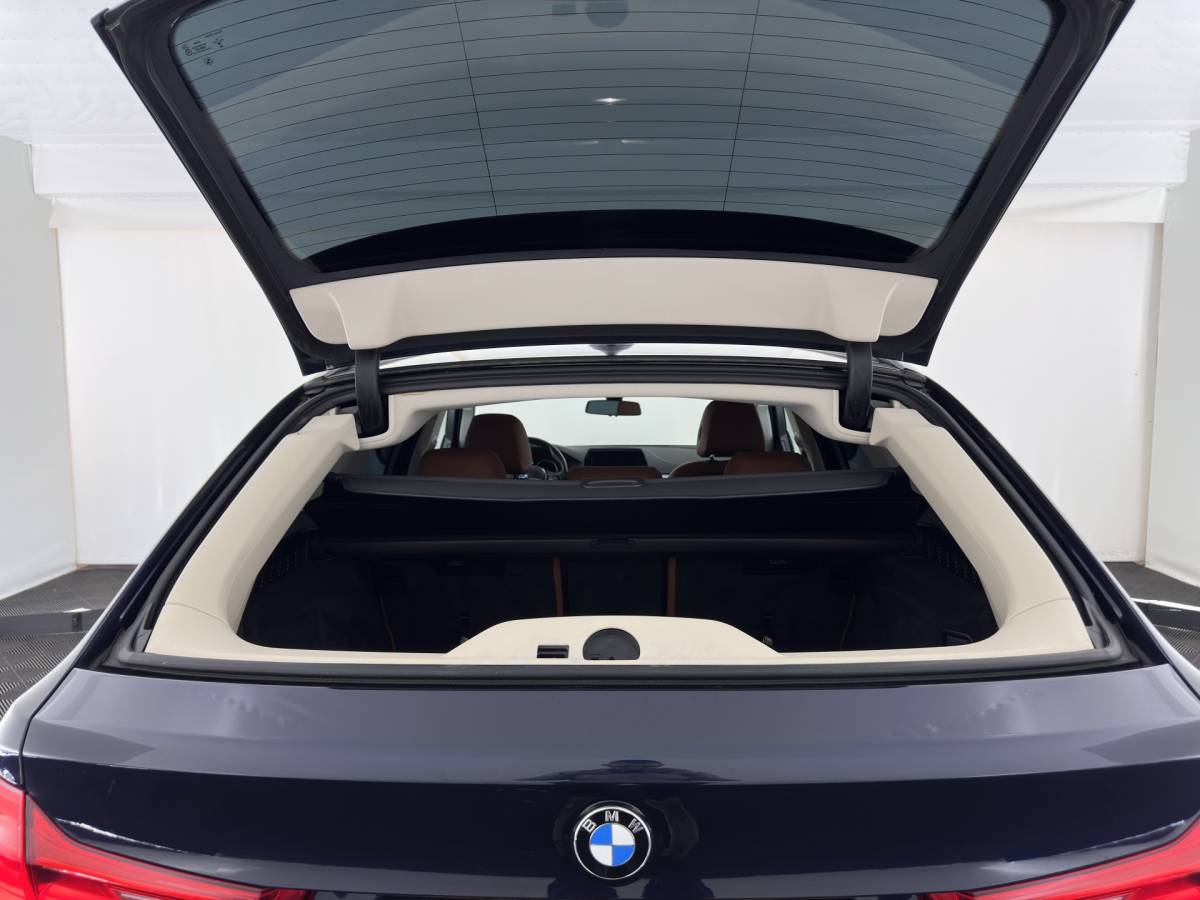 BMW 5 Serie BMW 5-serie Touring 520d Executive Aut. *LEATHER | FULL-LED | NAVI-FULLMAP | COMFORT-SEATS | PRIVACY-GLASS | ECC | PDC | CRUISE | 17”ALU*
