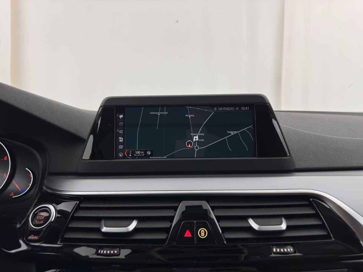 BMW 5 Serie BMW 5-serie Touring 520d Executive Aut. *LEATHER | FULL-LED | NAVI-FULLMAP | COMFORT-SEATS | PRIVACY-GLASS | ECC | PDC | CRUISE | 17”ALU*