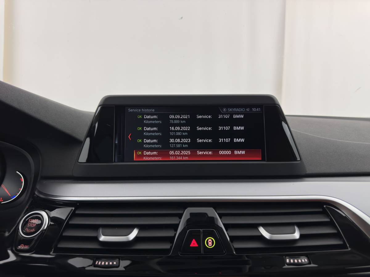 BMW 5 Serie BMW 5-serie Touring 520d Executive Aut. *LEATHER | FULL-LED | NAVI-FULLMAP | COMFORT-SEATS | PRIVACY-GLASS | ECC | PDC | CRUISE | 17”ALU*