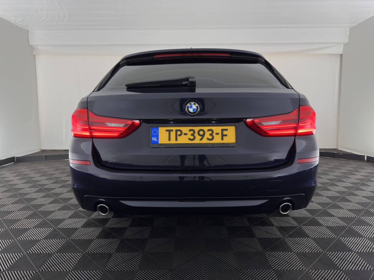 BMW 5 Serie BMW 5-serie Touring 520d Executive Aut. *LEATHER | FULL-LED | NAVI-FULLMAP | COMFORT-SEATS | PRIVACY-GLASS | ECC | PDC | CRUISE | 17”ALU*