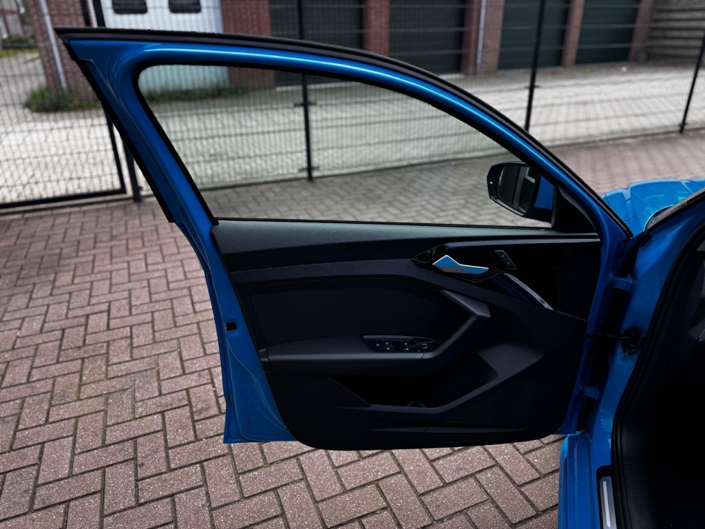 Audi A1 Sportback Audi A1 SPORTBACK 30 TFSI PRO LINE S / CARPLAY / CRUISE / MATRIX-LED / RIJKLAAR!